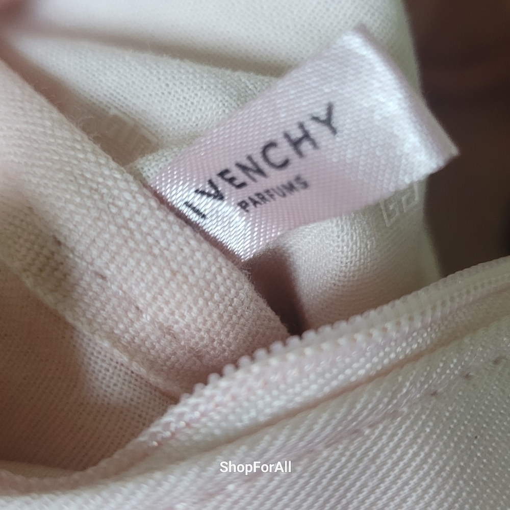Givenchy - Picture 10 of 13